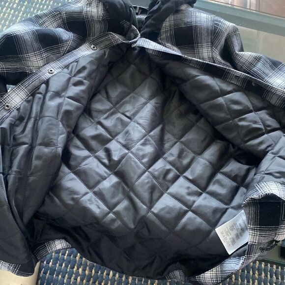 Volcom Men's Black and White Plaid flannel Jacket. Size small never worn - Picture 4 of 6